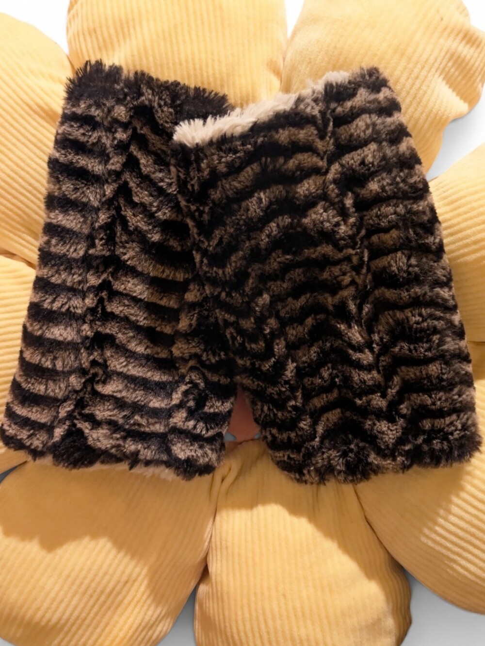 Pandemonium Seattle Reversable Faux Fur Fingerless Gloves Sepia/Sand Texting OS